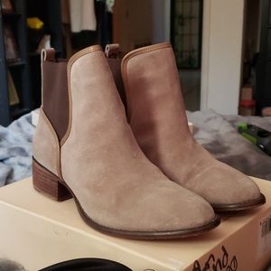 Size 9m Donald Pliner ankle boots